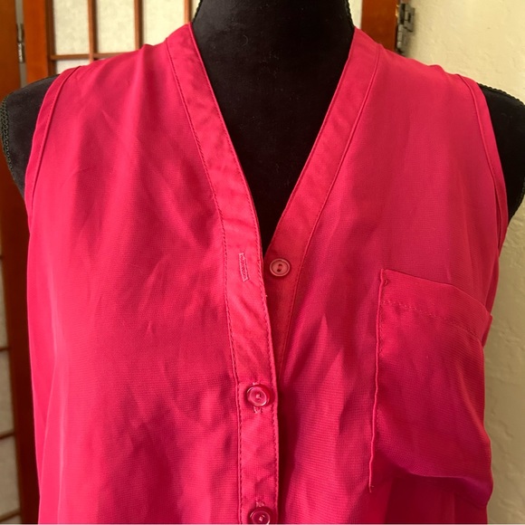 Sheer Grid Cutout Back Red Top - Picture 8 of 14